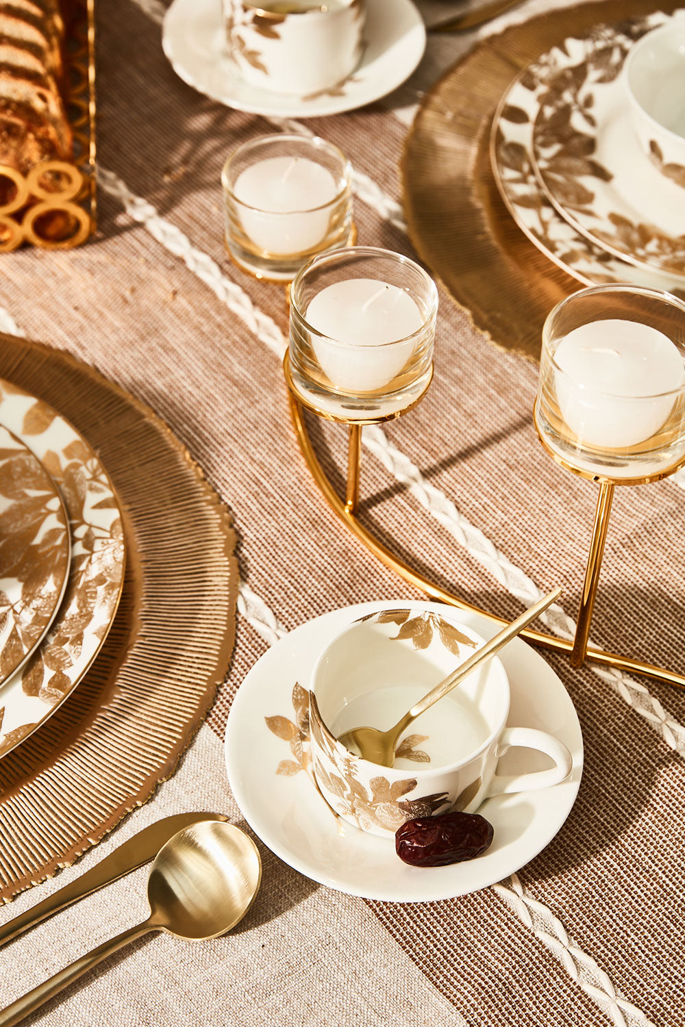 Arbor Gold Set Of 5 Place Setting