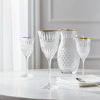 كأس ماء بحافة ذهبية