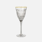 كأس ماء بحافة ذهبية