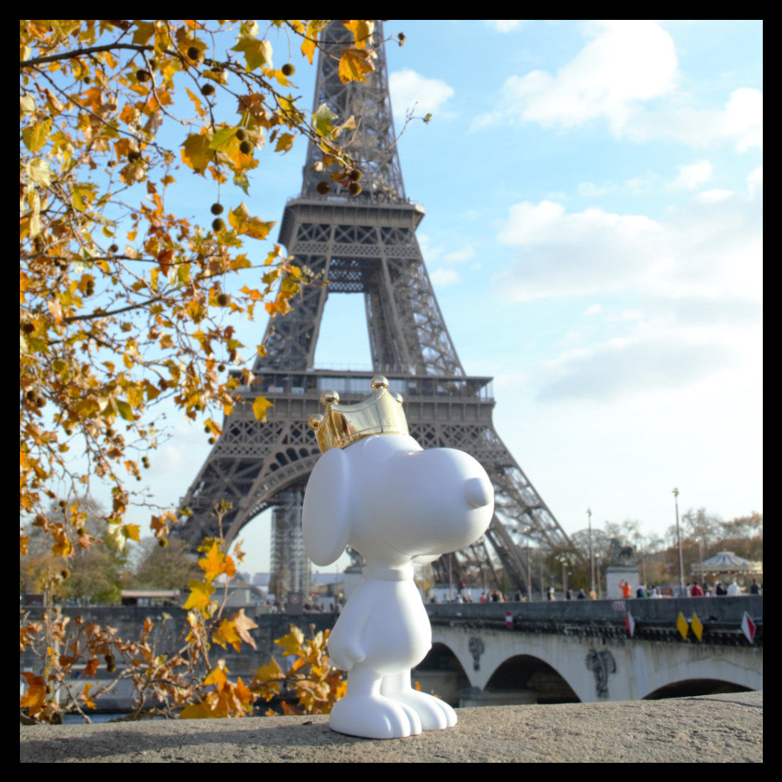 Snoopy Crown Bicolor Small Figurine - White/Gold