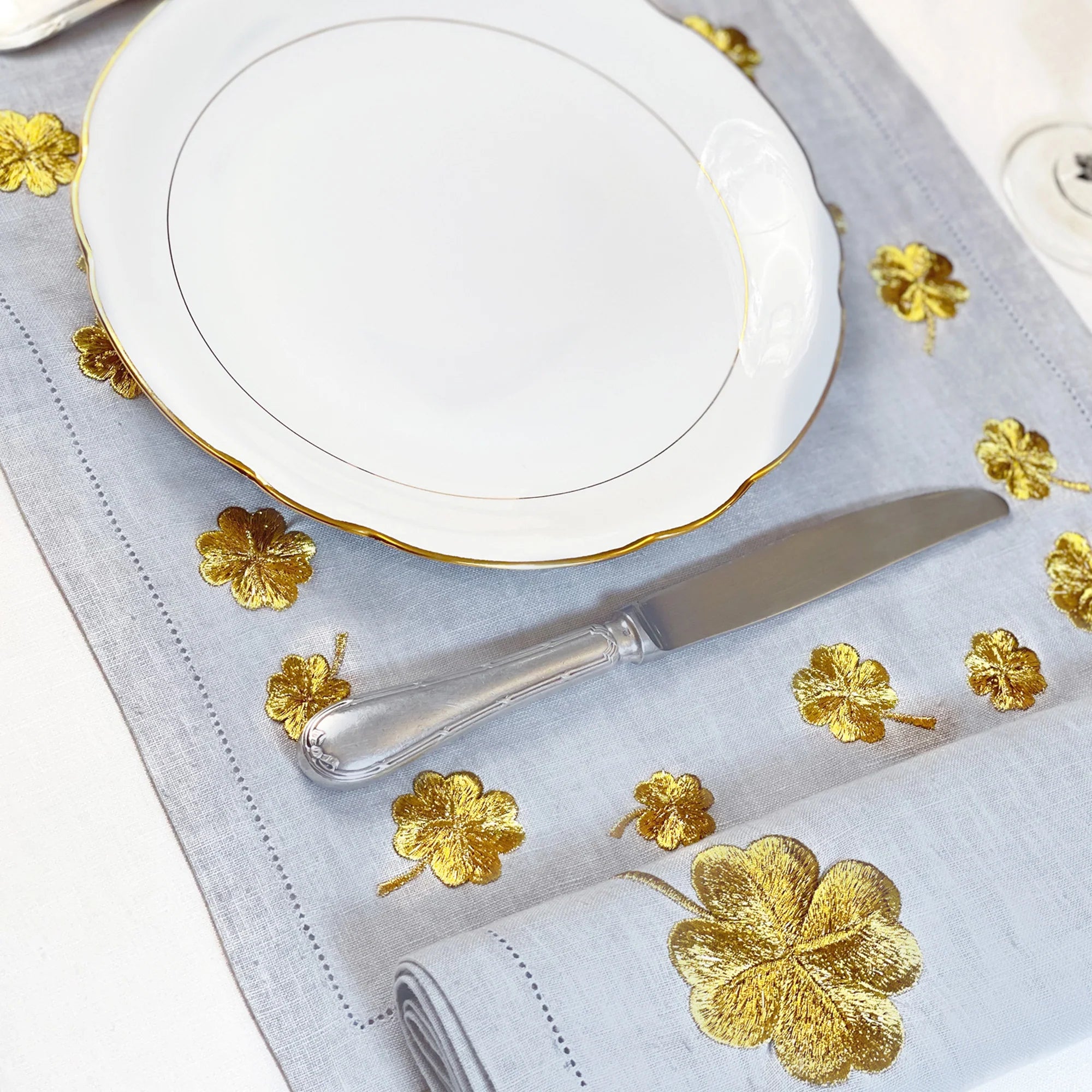 Golden Clover Napkin -Pearl