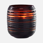 كرة العنبر زنجبار (يسار)