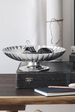 Bernadotte Dish on Stand