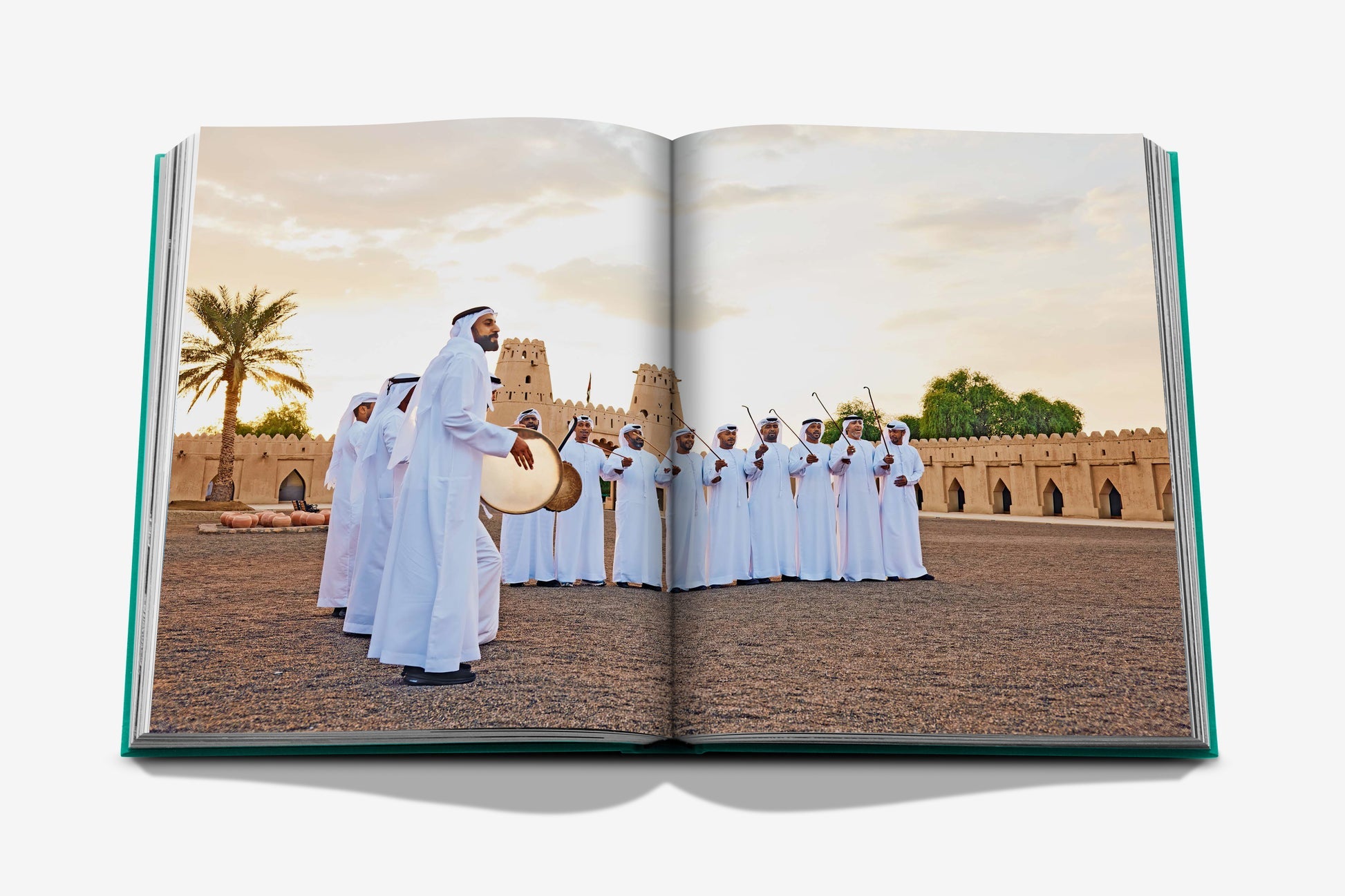كتاب أبوظبي المشرق