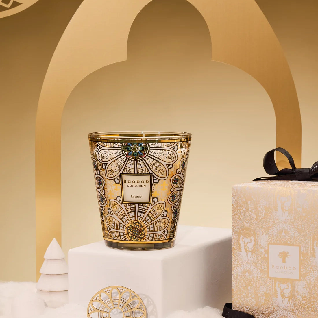 Baobab Collection Rosace 7-wick scented candle in mouth-blown glass, 6.5kg, styled in a room setting (3)
