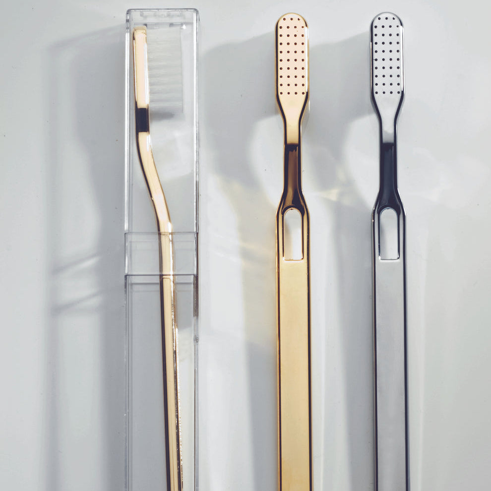 Décor Walther Century 18ct Gold Toothbrush, styled in a bathroom setting