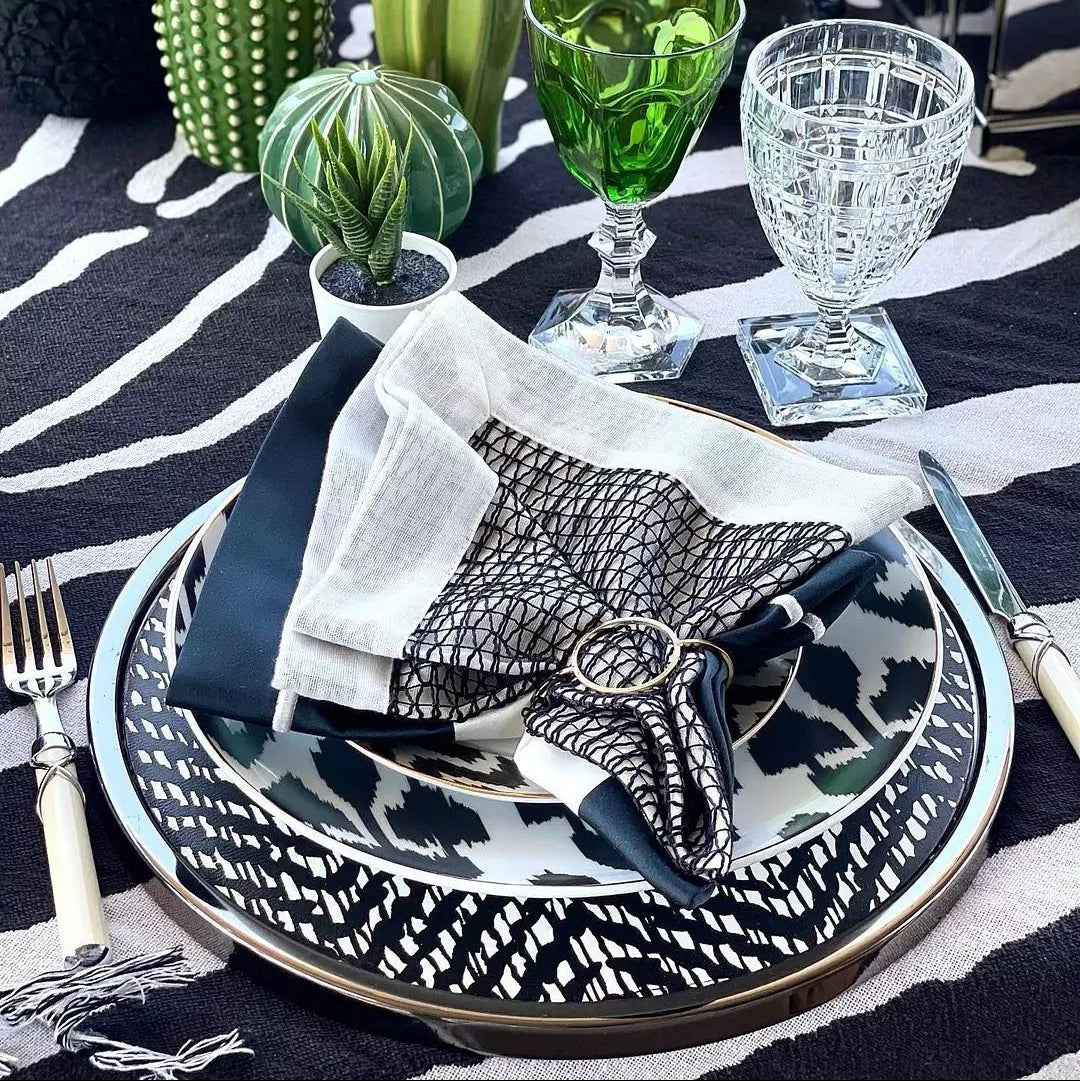Mario Luca Giusti Winston Wine Glass, Clear in synthetic crystal, styled in a table setting